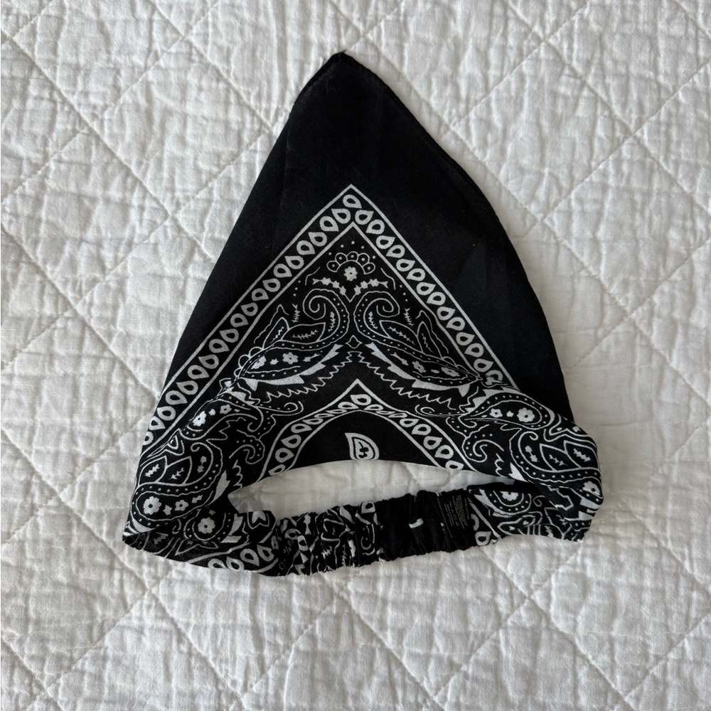 NWOT Black and White Bandana Headband